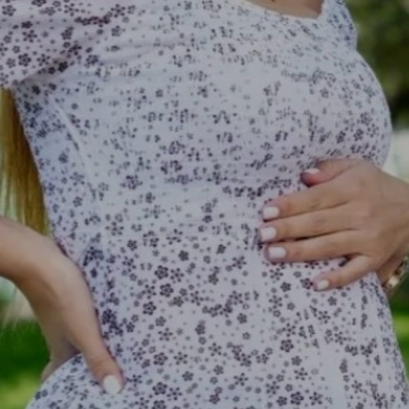 VIBES Maternity White and Blue Floral Short Sleeve Top - Picture 1 of 8